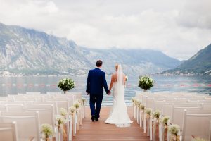 Lire la suite à propos de l’article Les vêtements de mariage adéquats pour les invités à un mariage